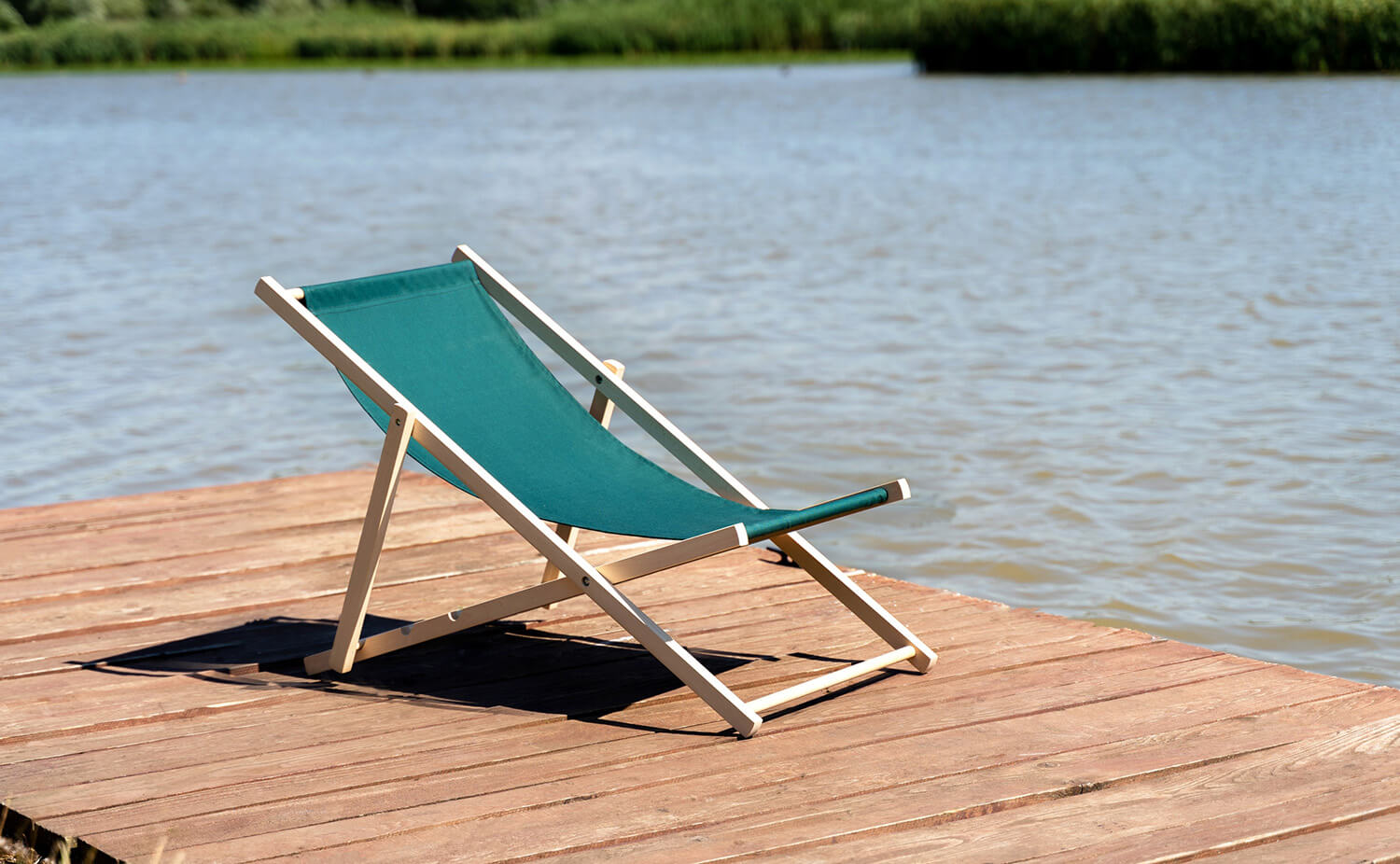 Lezak-drewniany-plazowy-WLASNY-NADRUK-LOGO-Napis-Kolor-bezbarwny